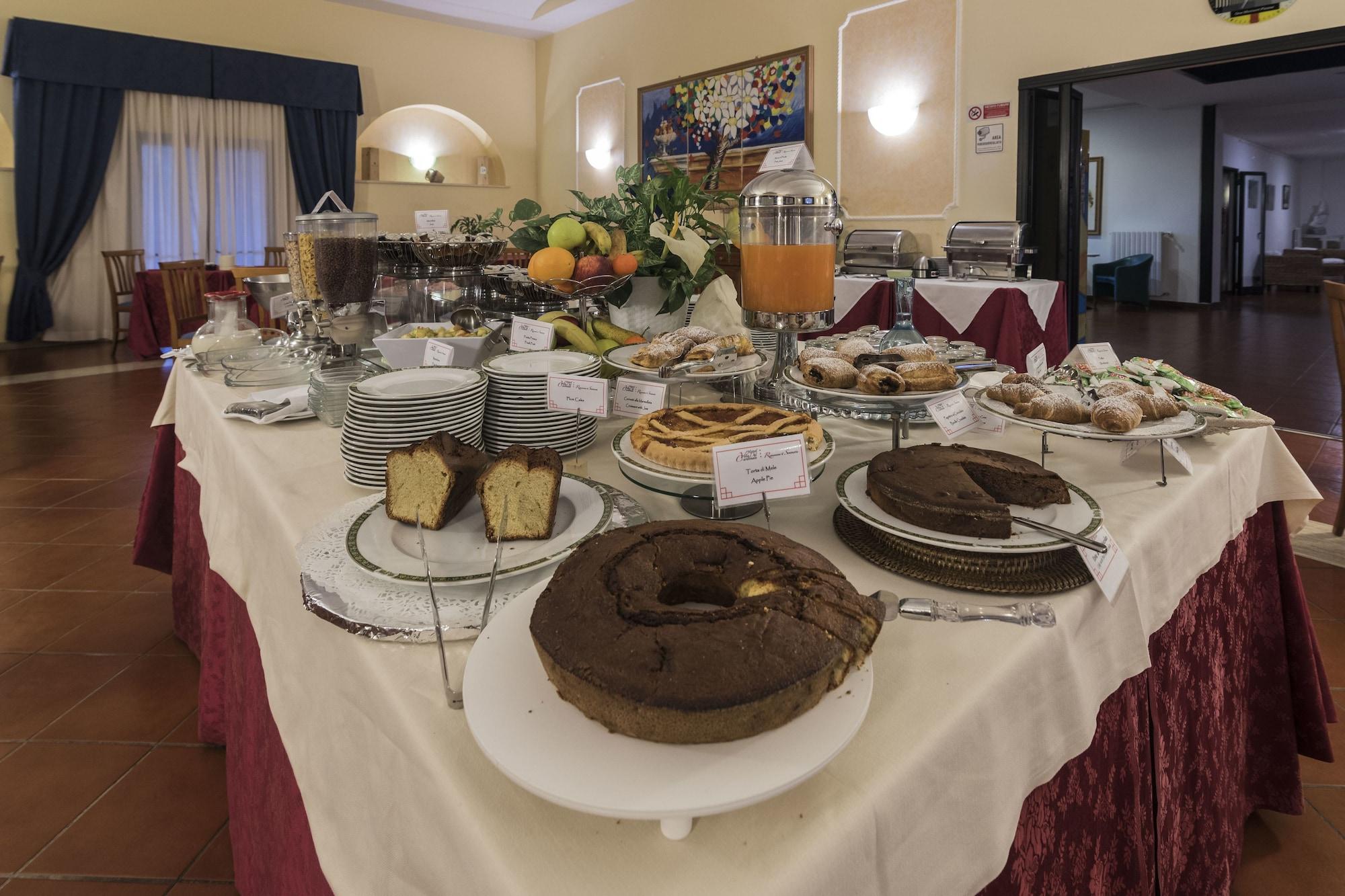 Hotel Villa Del Cardinale Norma Екстериор снимка