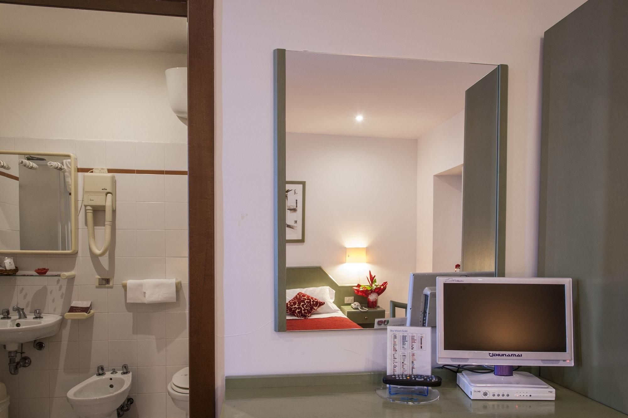 Hotel Villa Del Cardinale Norma Екстериор снимка