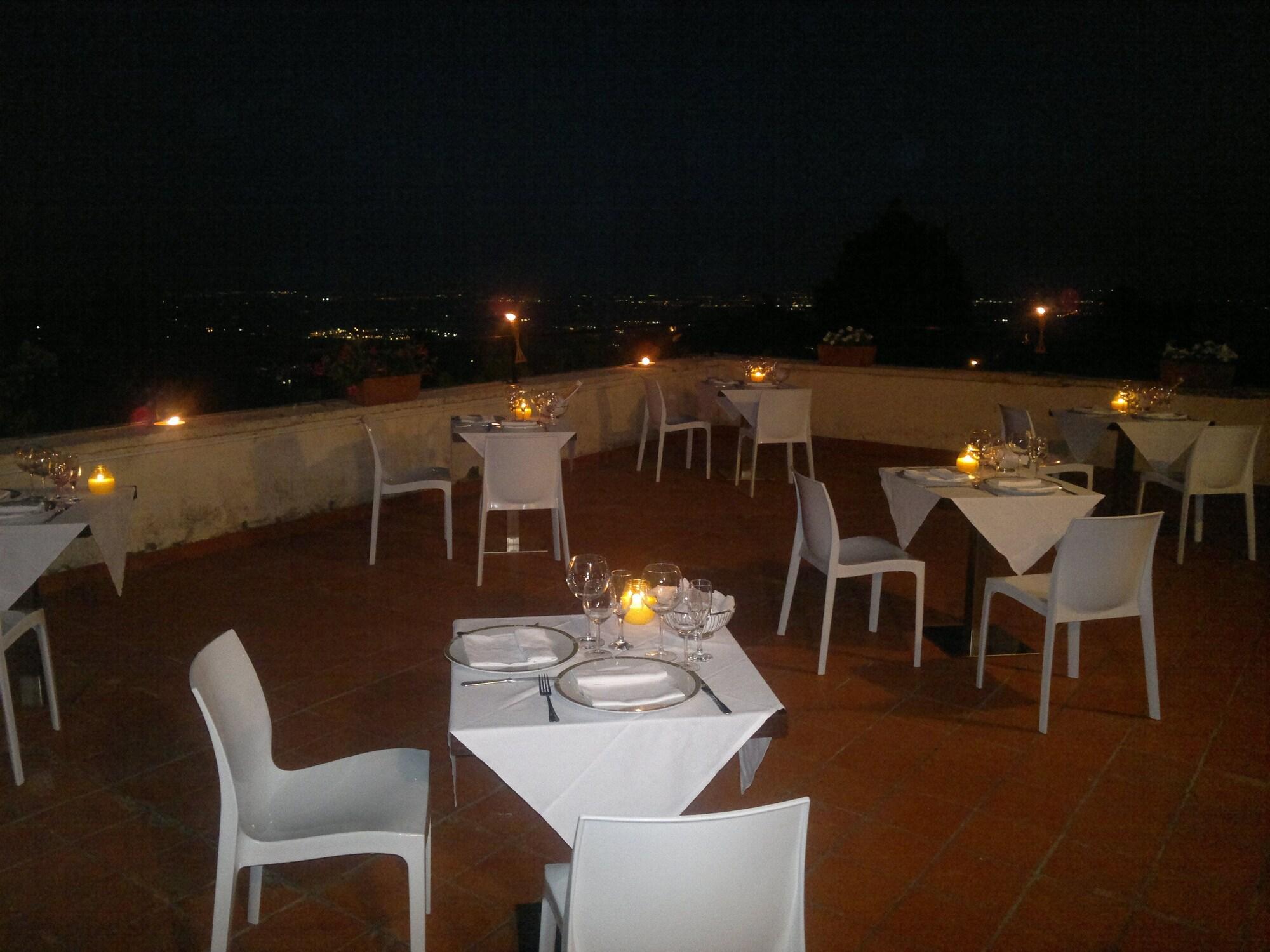 Hotel Villa Del Cardinale Norma Екстериор снимка