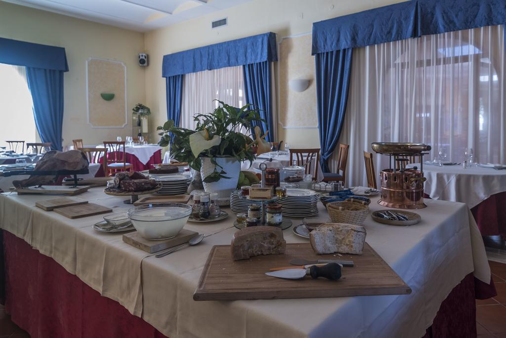 Hotel Villa Del Cardinale Norma Екстериор снимка