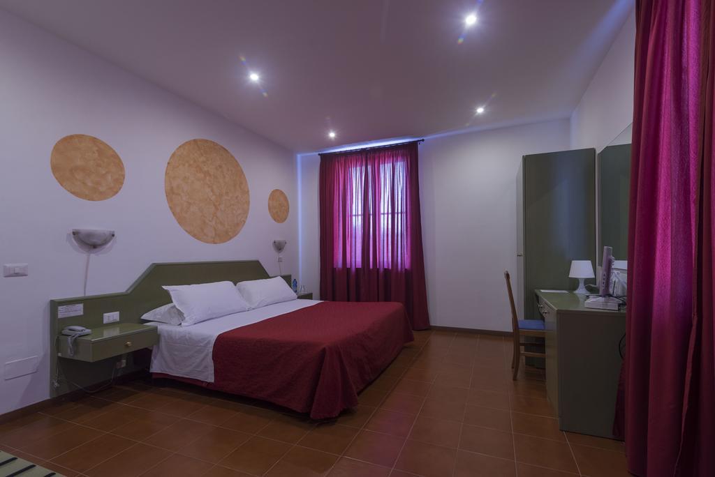 Hotel Villa Del Cardinale Norma Екстериор снимка
