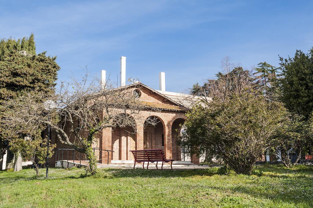Hotel Villa Del Cardinale Norma Екстериор снимка